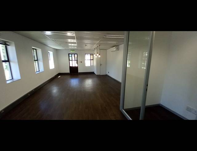 378M² OFFICE TO LET IN BRYANSTON
